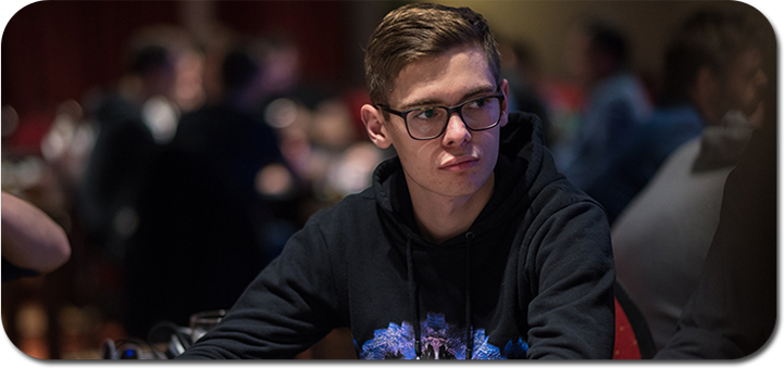 Fedor Holz leading in poker POTY points