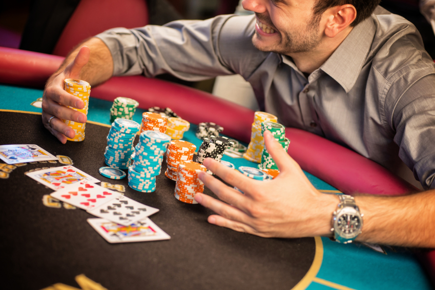 How to Choose The Perfect Poker Table